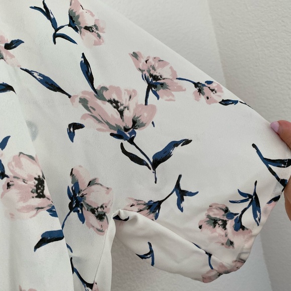 Sienna Sky • Floral White Sheer Buttoned Feminine Blouse - Picture 5 of 14